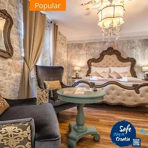 Hotel Plaza Marchi Old Town - Mag Quaint & Elegant Boutique