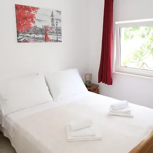 https://apartments-old-town.hotels-in-trogir.com